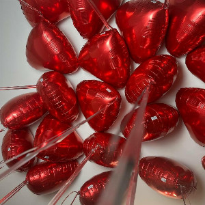 "Hearts of Passion" - 20 heart-shaped balloons under the ceiling with delivery Novosibirsk