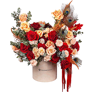 Rose Red 50 cm Ecuador - 25, Cream Rose 50 cm Ecuador (Creme Caramel) - 15, Carnation white, cream - 17, Spray rose: white, cream, light pink 50 cm - 5, Round flower box medium, Oasis, Eucalyptus, Astilbe, Dried flowers in assortment, Feathers decor., Amaranth stabilized