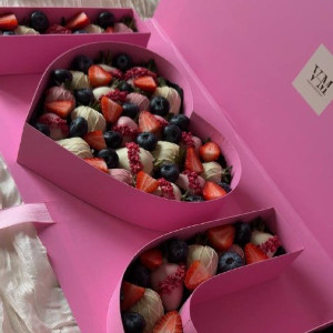 Confession Strawberry Set with delivery Novosibirsk