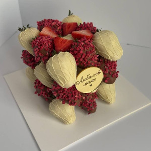 Strawberry Kingdom Chocolate Cake with delivery Novosibirsk