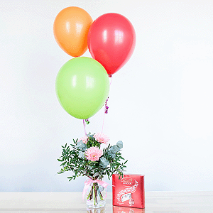 Gift set "Gerberas, sweets and balloons" with delivery Novosibirsk