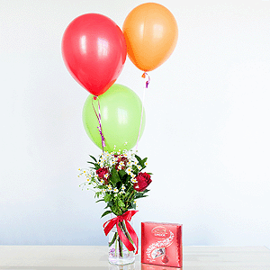 Gift set "Delicate bouquet, sweets and balloons" with delivery Novosibirsk