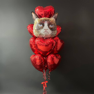 Сердечный фонтан "Красные сердца и сердитая кошка"