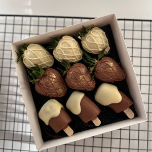 Chocolate-Covered Strawberries "Chocolate Caprice" with delivery Novosibirsk
