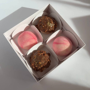 Strawberry Truffle Mochi Set with delivery Novosibirsk