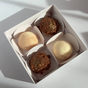 Caramel Sunset Mochi Set with delivery Novosibirsk
