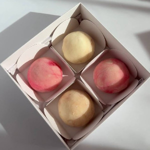 Strawberry Cream Mochi Set with delivery Novosibirsk