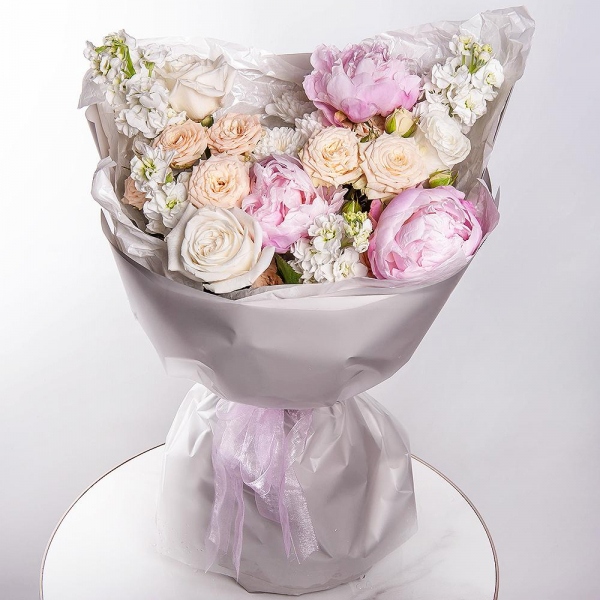 Peony pink - 3, White Matthiola - 4, Spray rose: white, cream, light pink 50 cm - 2, White rose 50 cm Ecuador - 5, Baltica White Spray Chrysanthemum - 5, Wrapping Paper