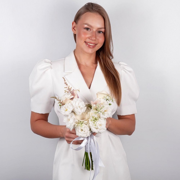 Calla lilies - 7, lisianthus - 13, Astilbe, Ozotamnus, Ribbon