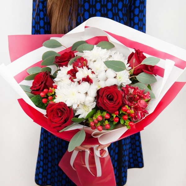 Red rose 50 cm - 7, Baltica White Spray Chrysanthemum - 3, Alstromeria Red, Bright Pink - 3, Hypericum, Cotton bud, Eucalyptus populus (1 pc.), Wrapping Paper, Ribbon