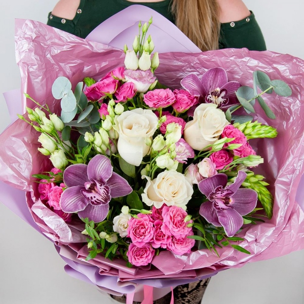 White rose 50 cm - 4, Pink Cymbidium Orchid Bud - 4, Bright pink spray rose mix, 50 cm - 3, lisianthus - 4, Spray rose: white, cream, light pink 50 cm - 1, Eucalyptus Cinerea, Pistachio, Flask for orchids, Wrapping Paper