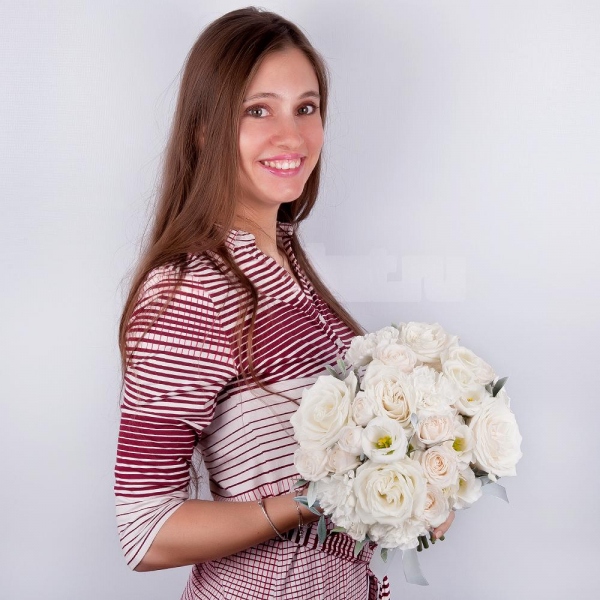 White rose 50 cm Ecuador - 7, Spray rose: white, cream, light pink 50 cm - 4, Carnation white, cream - 5, lisianthus - 2, Ruscus, Pistachio, Ribbon