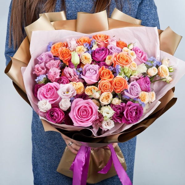 Pink rose 50 cm - 15, Spray rose: yellow, orange 50 cm - 3, Pink Lisianthus (Eustoma) - 5, Spray rose: white, cream, light pink 50 cm - 4, Bright pink spray rose mix, 50 cm - 5, Blue Statice, Wrapping Paper