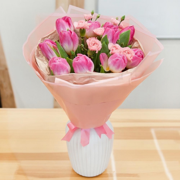 Pink tulip - 19, Pink spray carnation - 8, Wrapping Paper