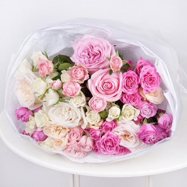 Peony rose pink 'OHara' - 3, White rose 50 cm - 4, Pink rose 50 cm - 5, Spray rose: white, cream, light pink 50 cm - 12, Wrapping Paper