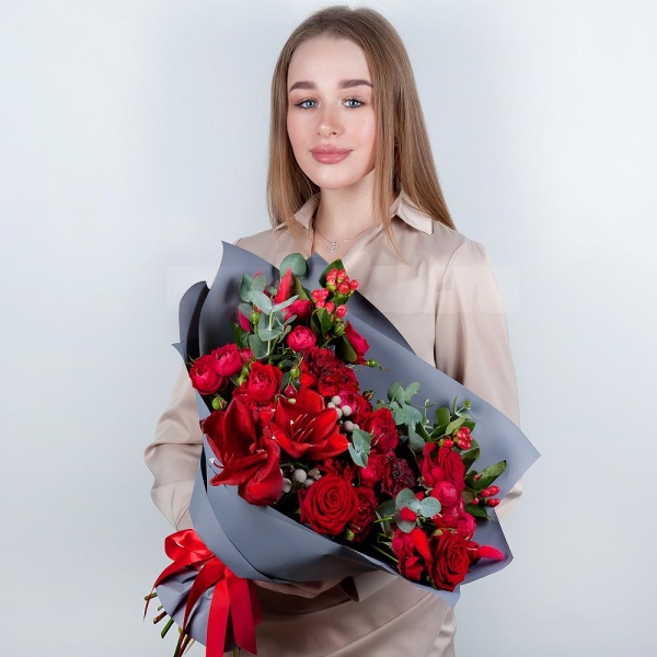 Red amaryllis - 1, Carnation red - 5, Red rose 50 cm - 4, Spray peony rose Misty Bubbles, 50 cm - 5, Dried flowers in assortment, Eucalyptus, Hypericum, Brunia Green Lanuginosa (1 pc.), Wrapping Paper