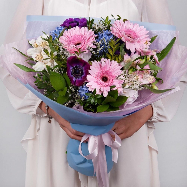 Gerbera pink - 5, Blue Hyacinth - 4, Alstromeria white, soft pink - 5, Freesia - 3, Limonium (1 pc.), Pistachio, Ruscus, Wrapping Paper