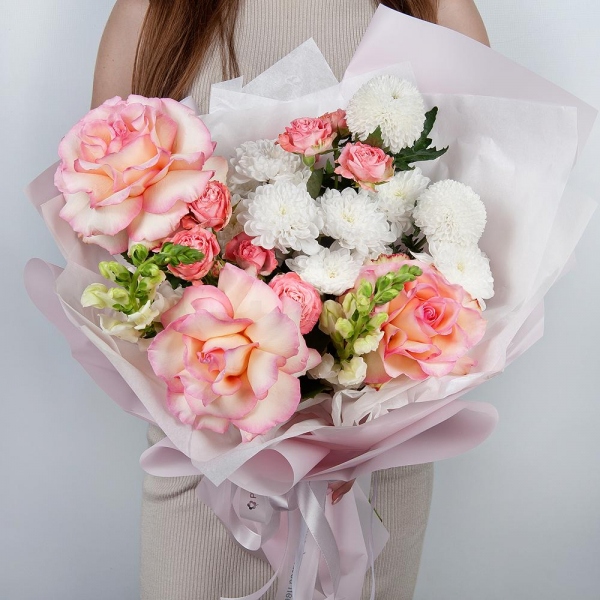 Rose Esperance - 7, Momoko Chrysanthemum - 2, Baltica White Spray Chrysanthemum - 1, Peony sprayrose - 3, White Matthiola - 4, Wrapping Paper