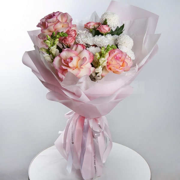 Rose Esperance - 7, Momoko Chrysanthemum - 2, Baltica White Spray Chrysanthemum - 1, Peony sprayrose - 3, White Matthiola - 4, Wrapping Paper