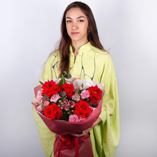 Red rose Nina 50 cm - 5, Bright pink spray rose mix, 50 cm - 2, Pink spray carnation - 1, Alstromeria white, soft pink - 5, Hypericum, Eucalyptus, Wrapping Paper